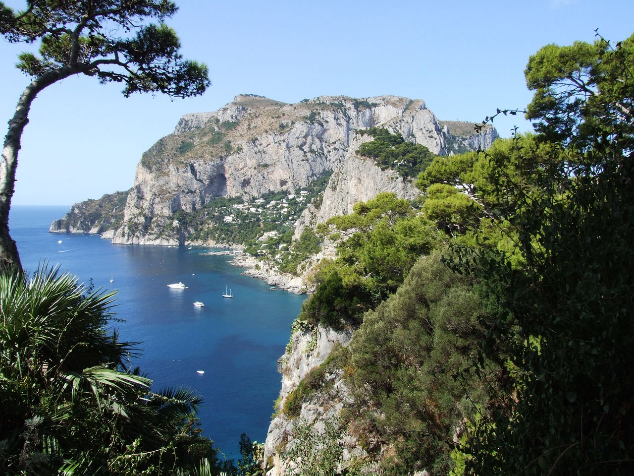 Capri, l'isola delle sirene con il tocco della nostalgia